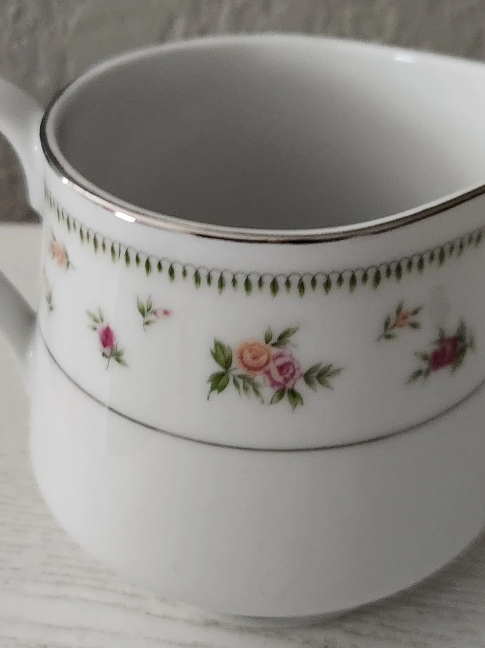 Vintage Abingdon Fine Porcelain China Gravy Boat And Creamer Set